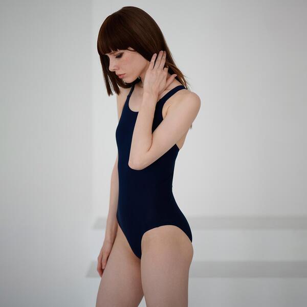 후그 / 솔리드 로우컷 V-back 탄탄이 여자 실내수영복 WRT1857 + 디자인 수모 증정